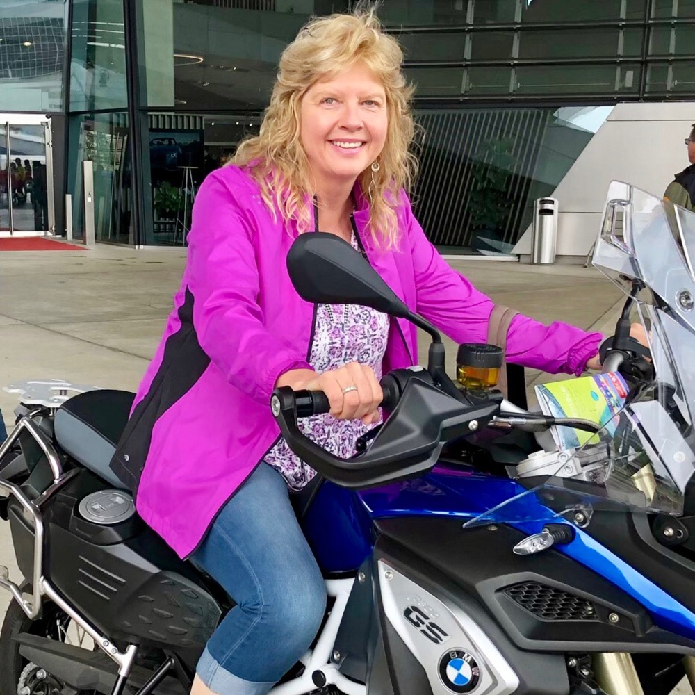 Meet your Posher, Suzanne